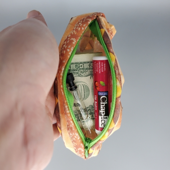 Bob Burgers 🍔 Tissue Holder Keychain + 2 Secret Pouch Stash Scrunchies - Picture 7 of 9